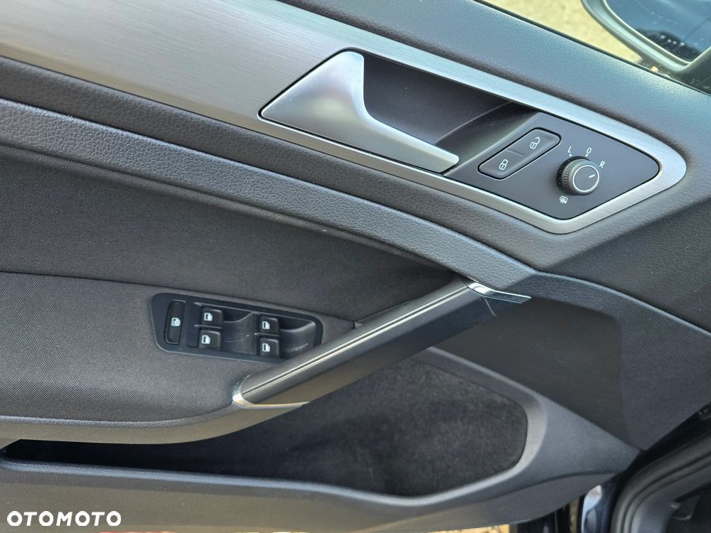 Volkswagen Golf 1.4 TSI BlueMotion Technology DSG Comfortline - 22