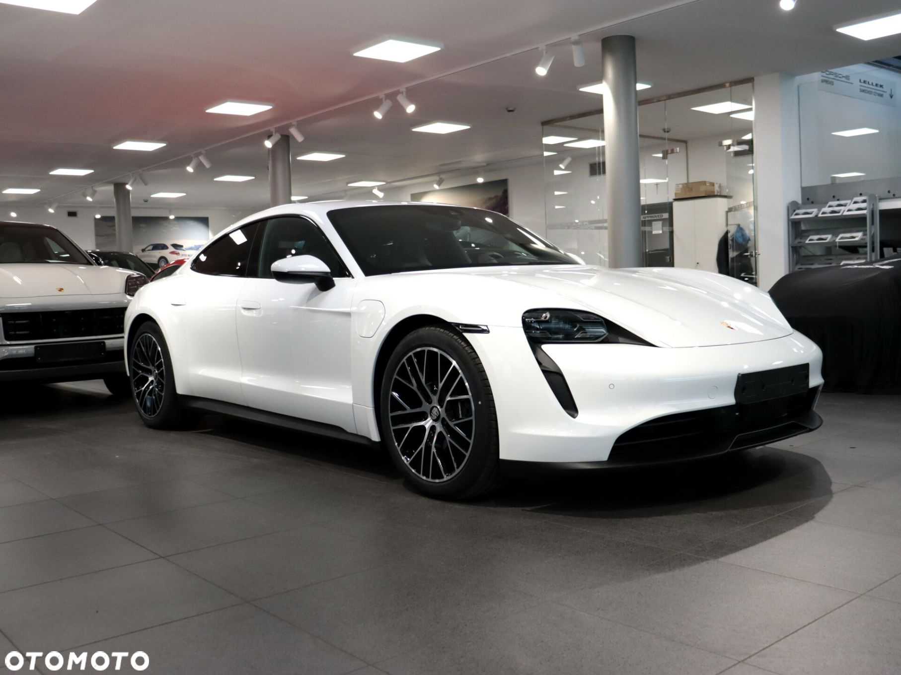 Porsche Taycan Performance Plus - 7