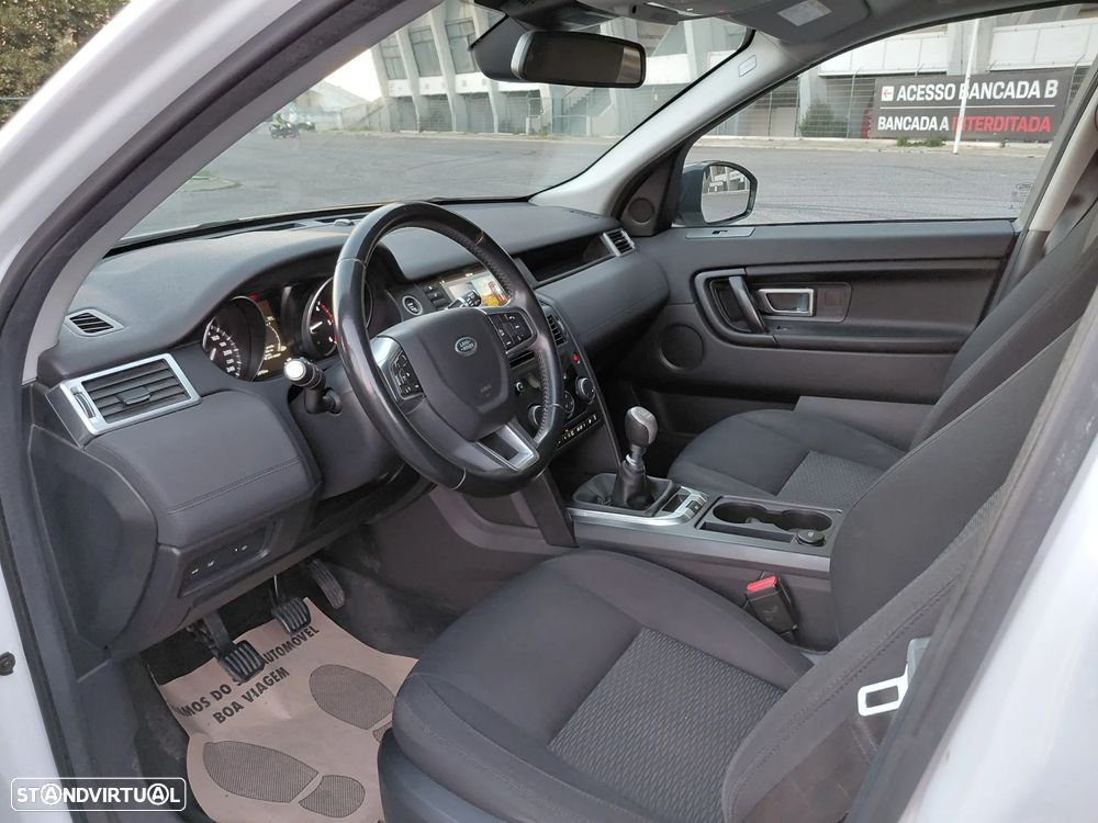 Land Rover Discovery Sport 2.0 TD4 HSE - 13