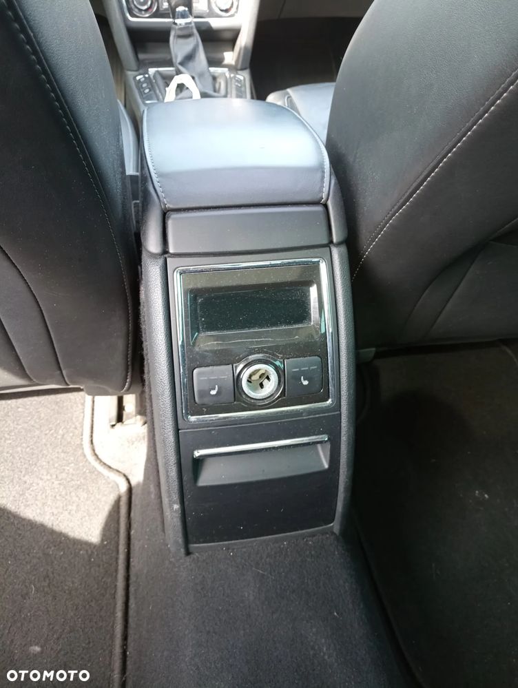 Skoda Superb 1.6 TDI Ambition Greenline - 8