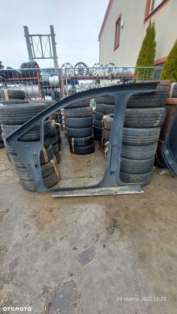 POSZYCIE VOLKSWAGEN TOURAN 15- - 2