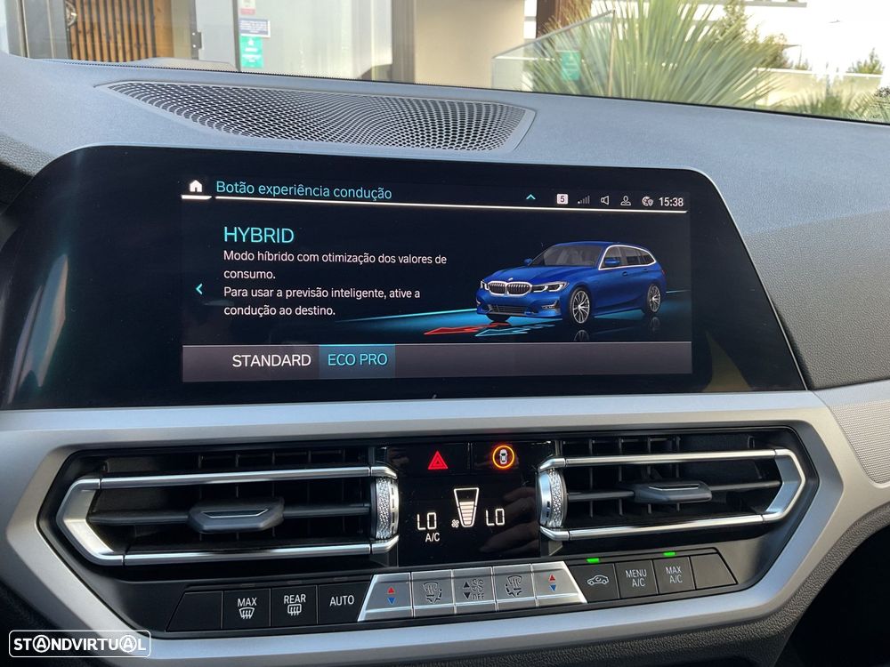 BMW 320 e Touring Line Sport Auto - 30