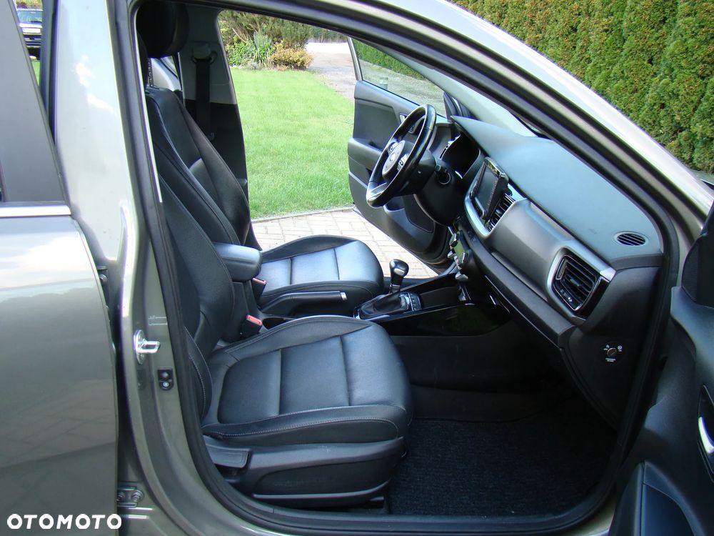 Kia Stonic 1.0 T-GDI DCT OPF Platinum Edition - 24