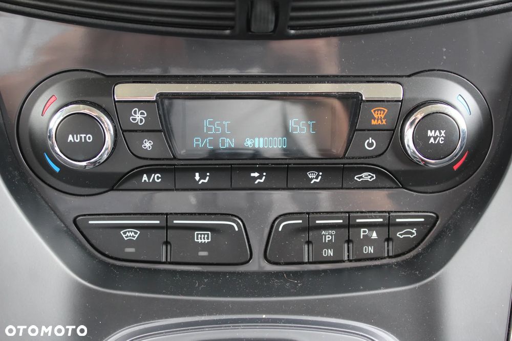Ford Kuga 2.0 TDCi 4x4 Titanium - 25