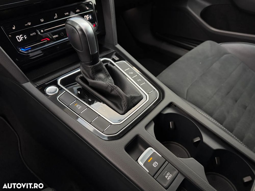 Volkswagen Passat 2.0 TDI DSG Highline - 24