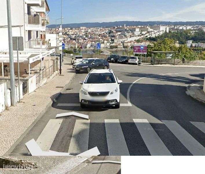 Aluga-se apartamento com excelente localização - Grande imagem: 3/8
