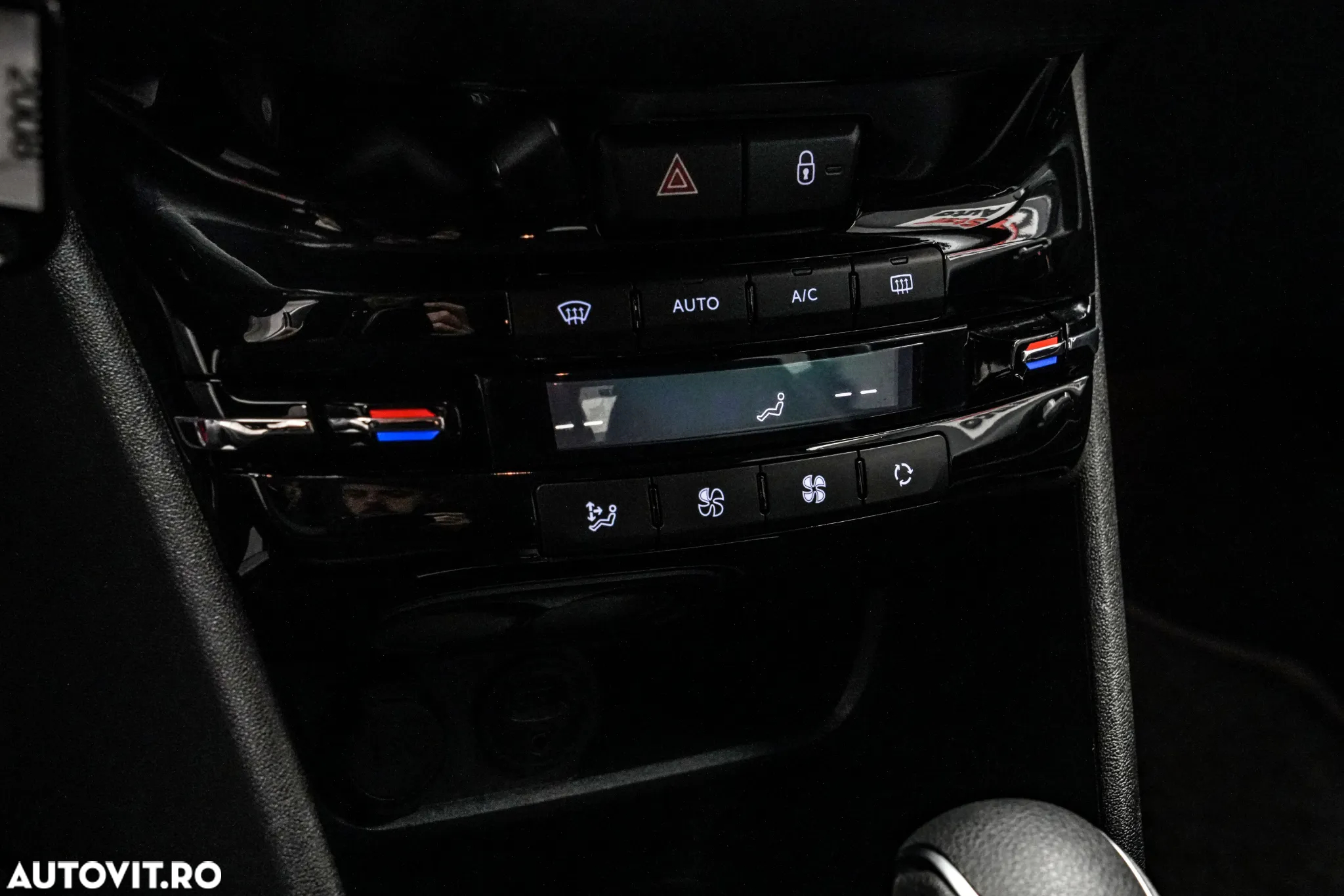 Peugeot 2008 1.2 PureTech Turbo EAT6 S&S Allure - 23