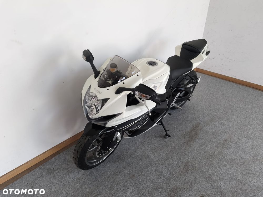 Suzuki GSX-R - 8