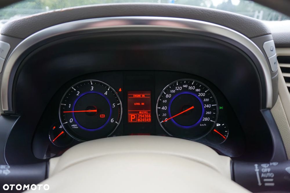 Infiniti FX FX30d AWD S - 32