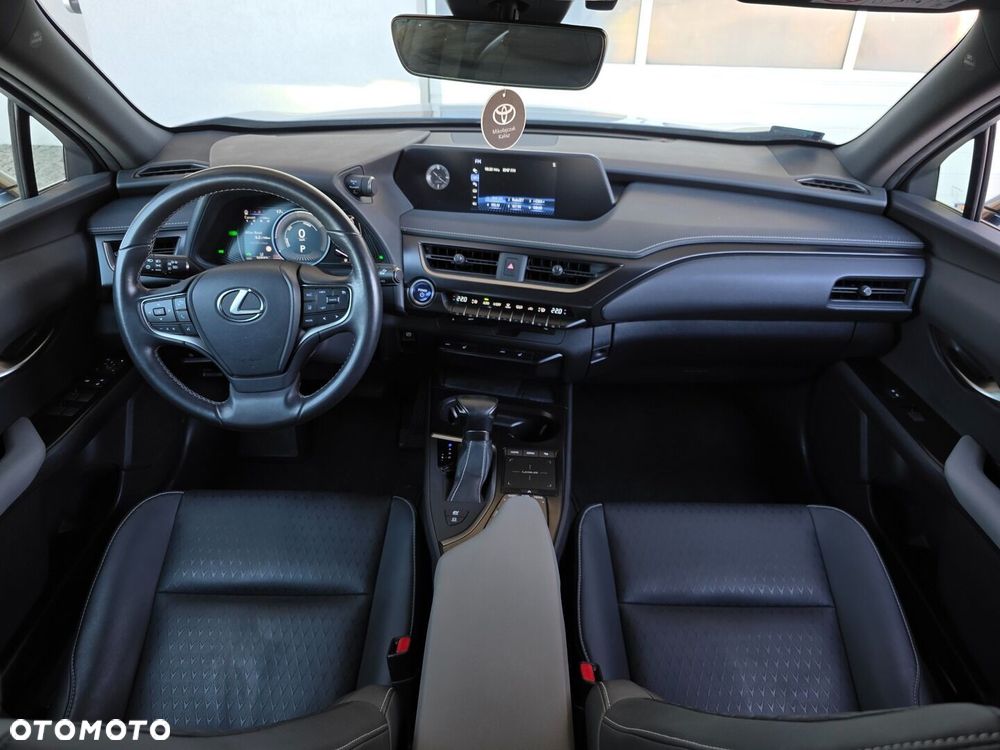 Lexus UX - 9