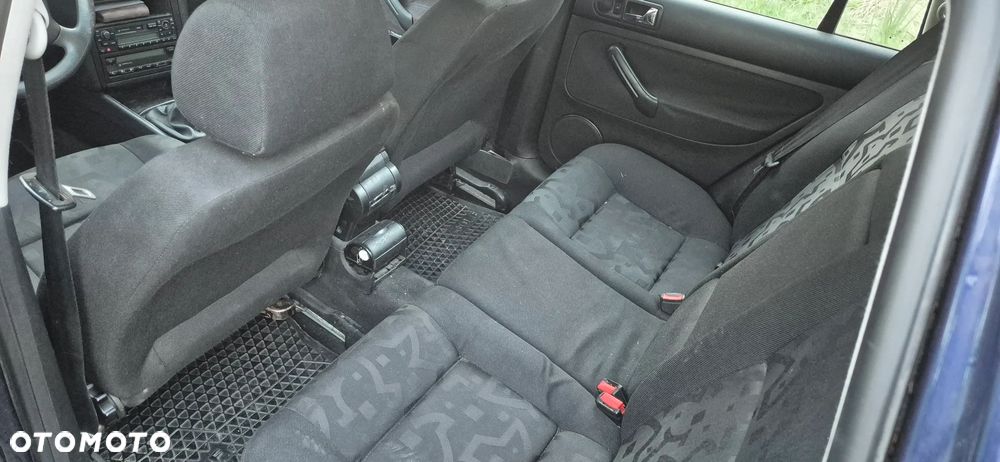 Volkswagen Golf 1.6 - 11