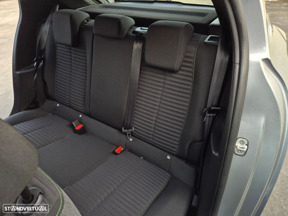 Peugeot 208 1.2 PureTech Active Pack - 36