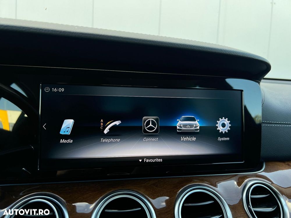 Mercedes-Benz E 300 9G-TRONIC Exclusive - 35