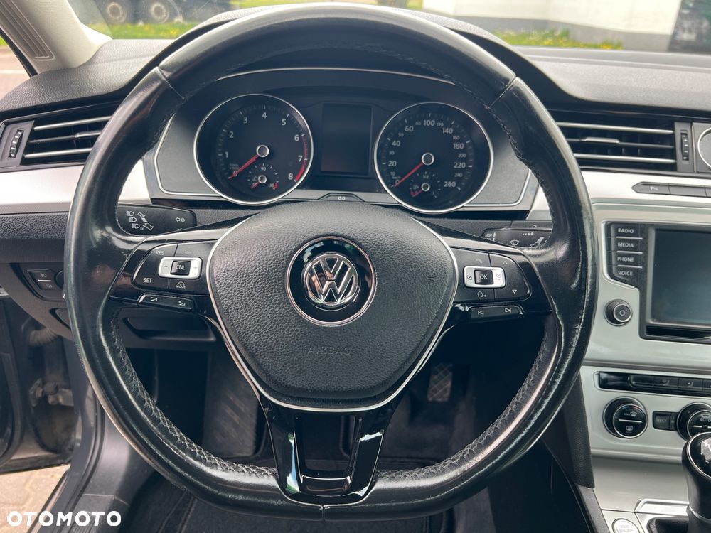 Volkswagen Passat 1.8 TSI BMT Comfortline - 8