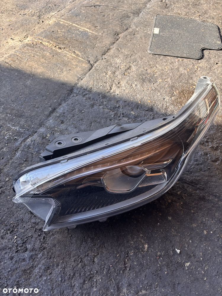 Kia Xceed x ceed Kampa Lewa Reflektor Lewy przedni Przednia  Lewa Led