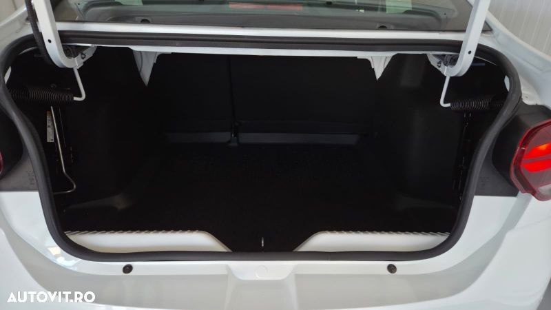 Dacia Logan TCe 90 MT6 Expression - 9