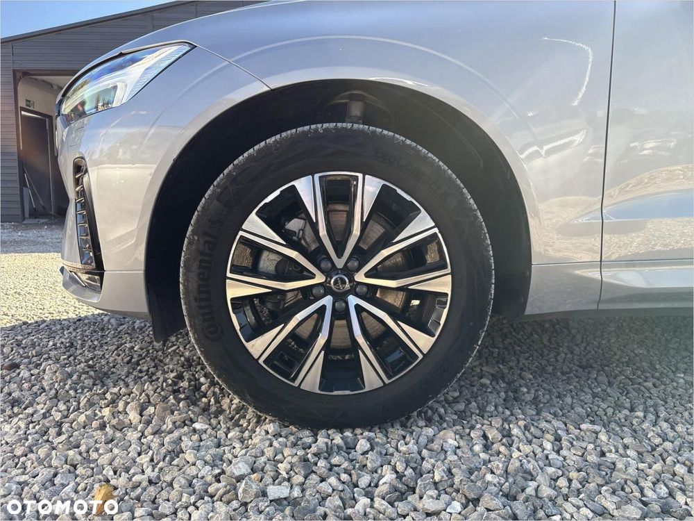 Volvo XC 60 B4 B Plus Dark - 18
