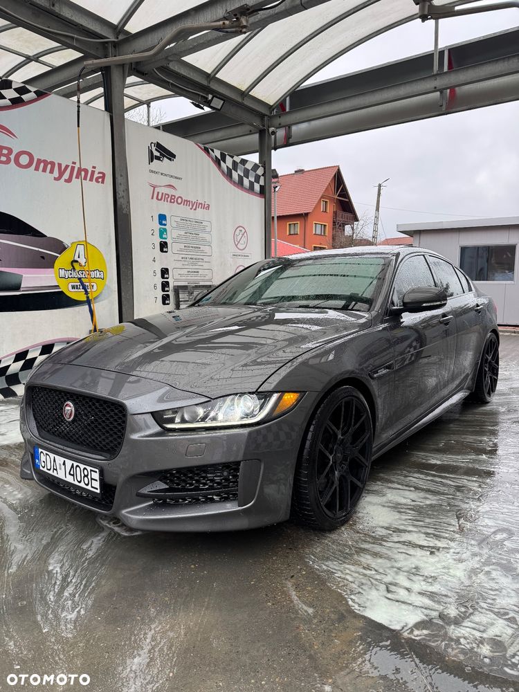 Jaguar XE - 6