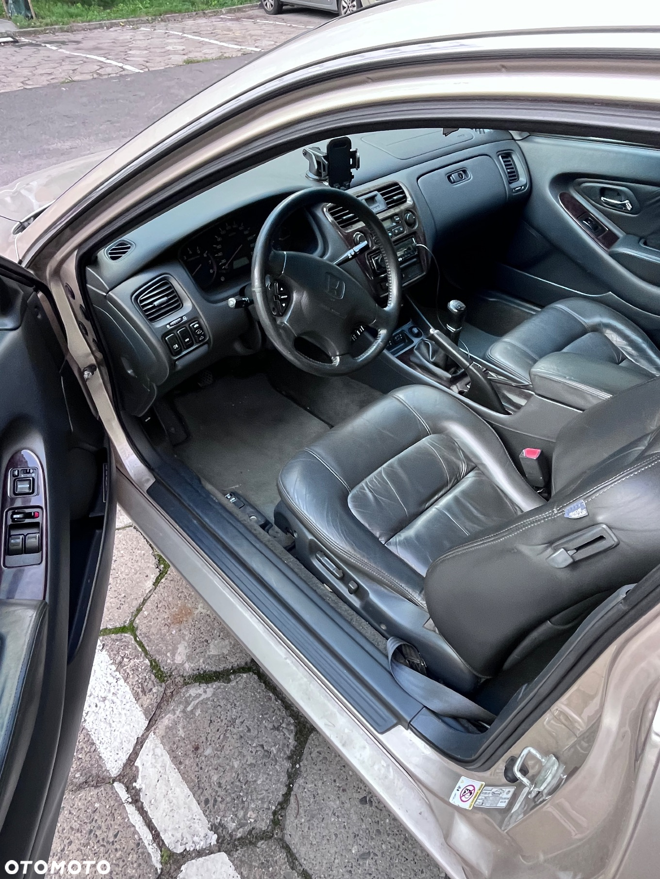 Honda Accord 2.0i ES - 11