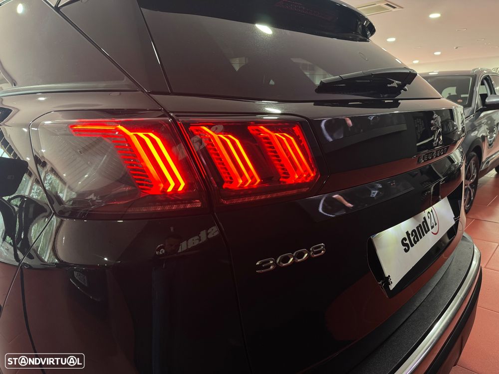 Peugeot 3008 Plug-In Hybrid 225 e-EAT8 Allure Pack - 22