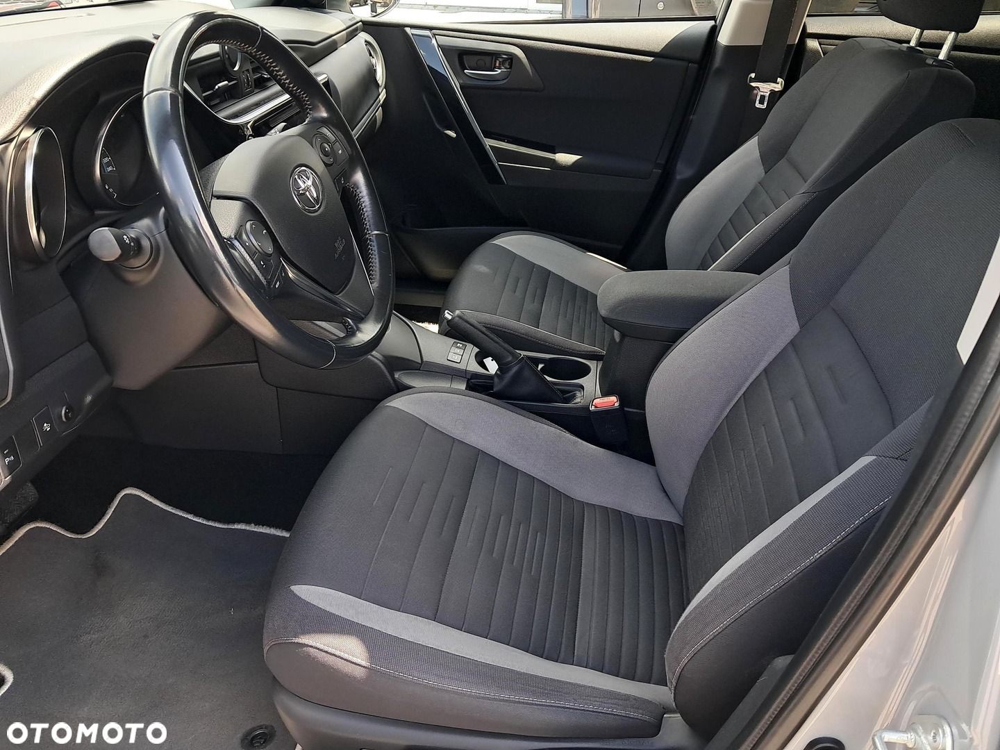 Toyota Auris Hybrid 135 Freestyle - 14