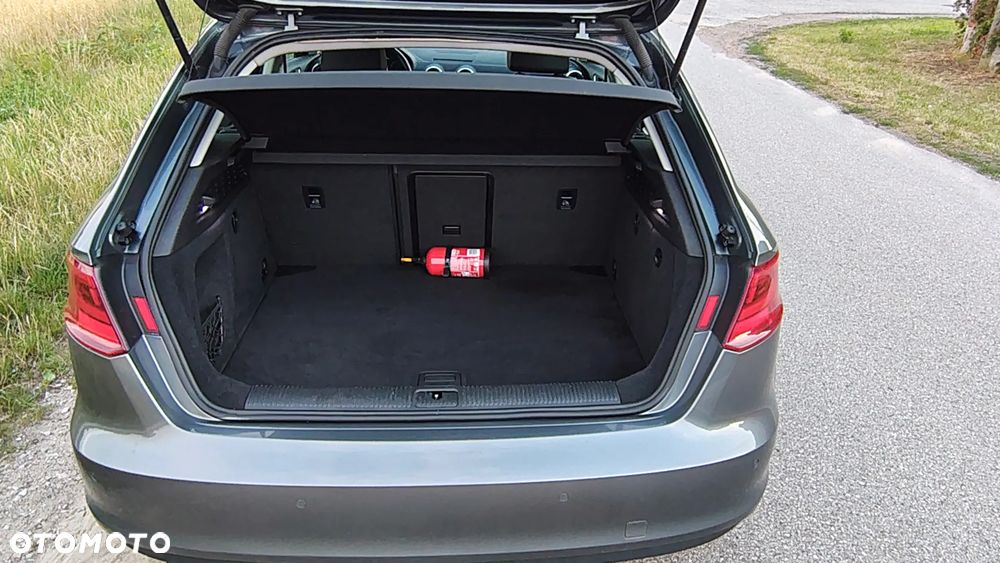 Audi A3 Sportback 2.0 TDI Ambiente - 13