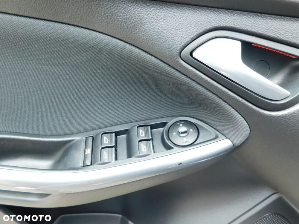 Ford Focus 1.6 Titanium - 19
