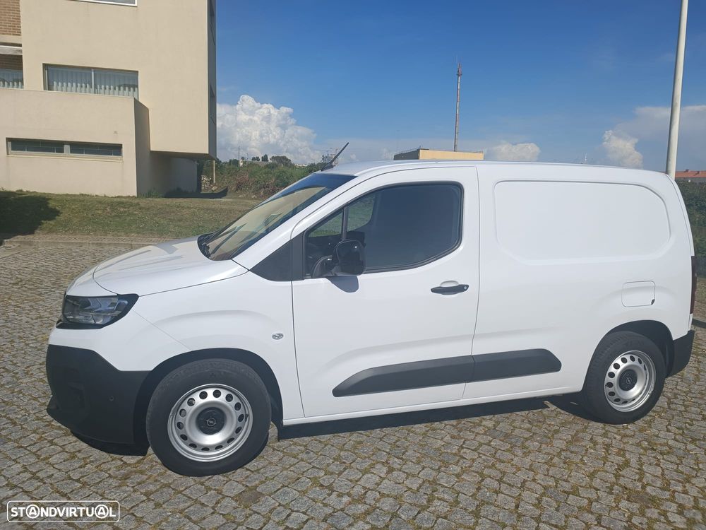 Opel Combo Cargo Diesel - 2