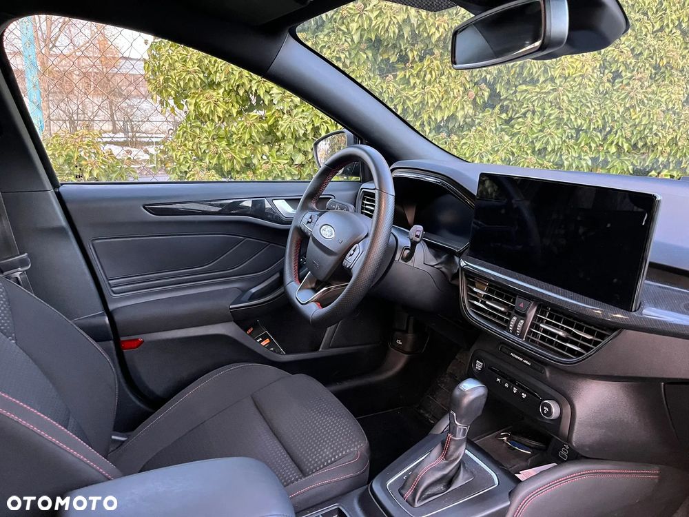 Ford Focus 1.0 EcoBoost Hybrid ST-LINE X - 17