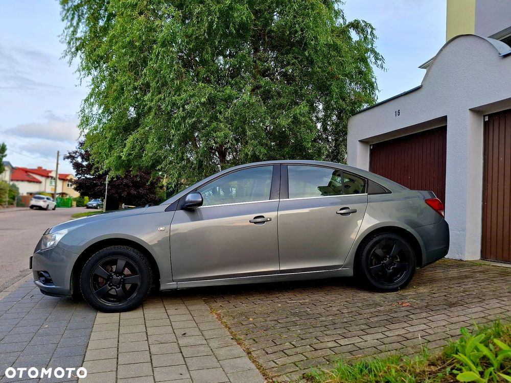 Chevrolet Cruze 1.8 LT - 4
