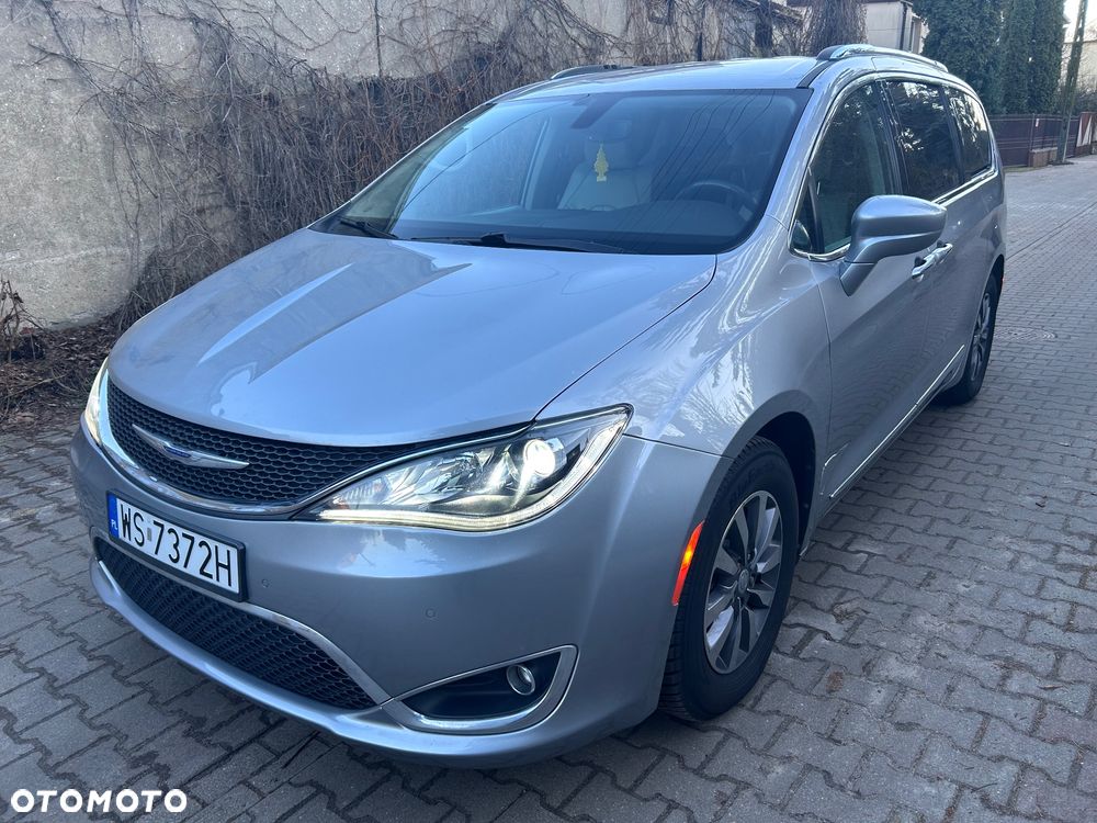 Chrysler Pacifica - 1