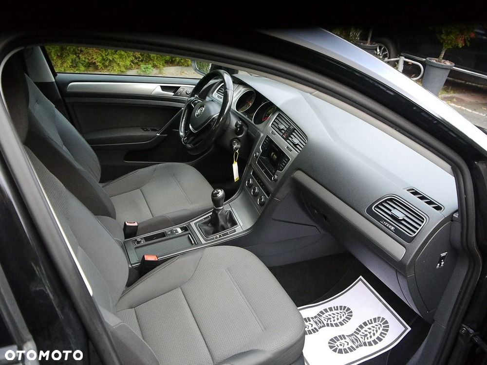 Volkswagen Golf 1.6 TDI BlueMotion Comfortline - 24