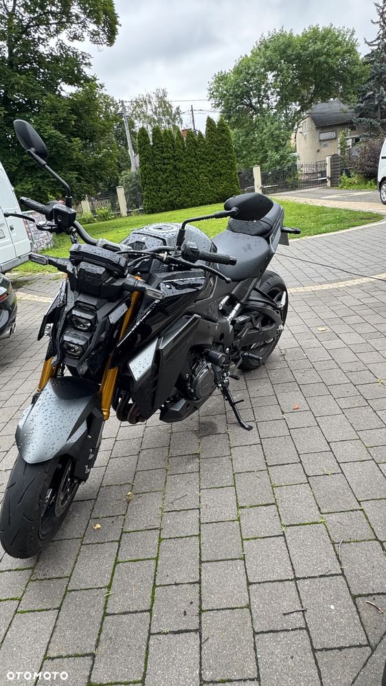 Suzuki GSX 1000 - 3