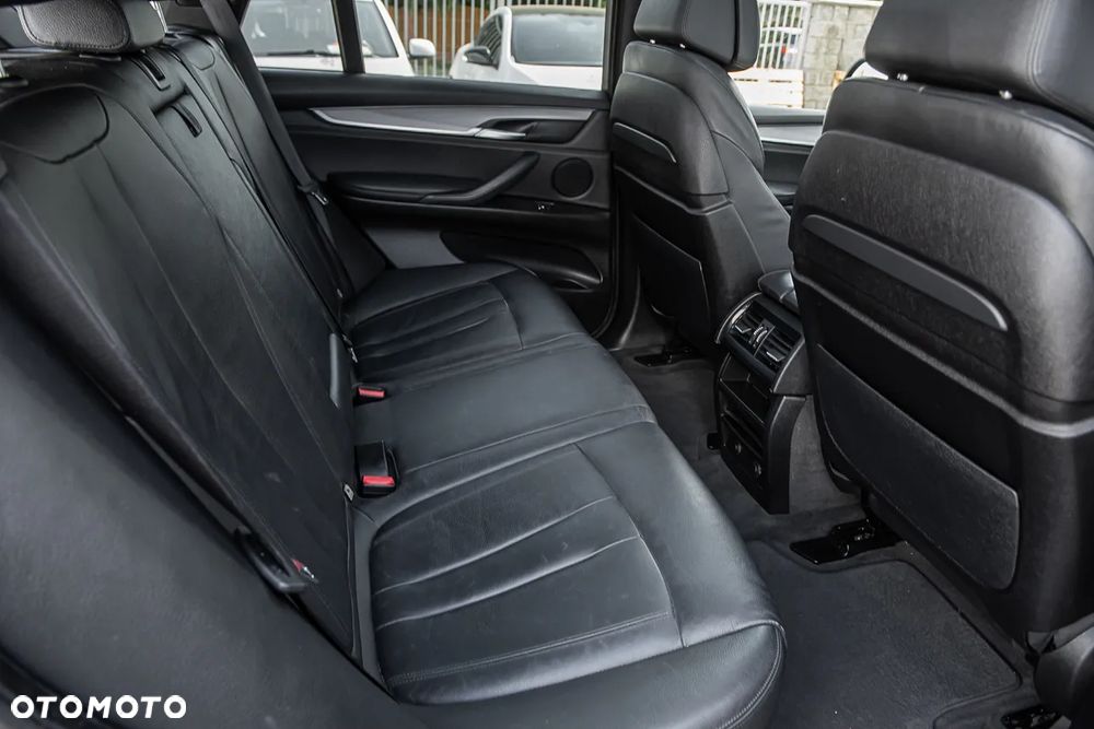 BMW X5 M M50d Sport-Aut - 9