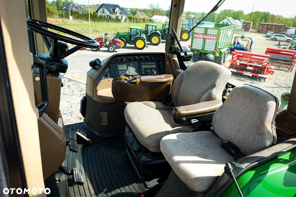 John Deere 8220 - 37