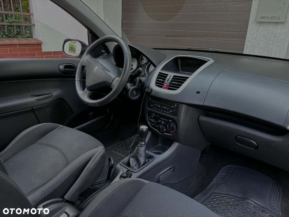 Peugeot 206 plus 75 - 25