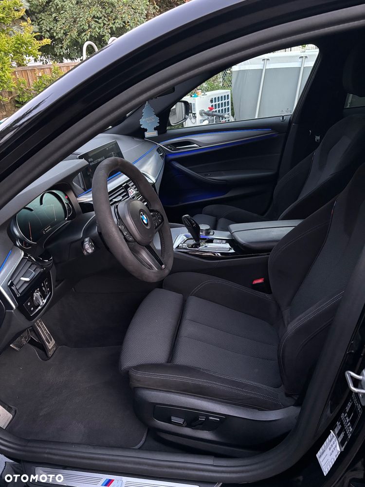 BMW Seria 5 520d M Sport - 32