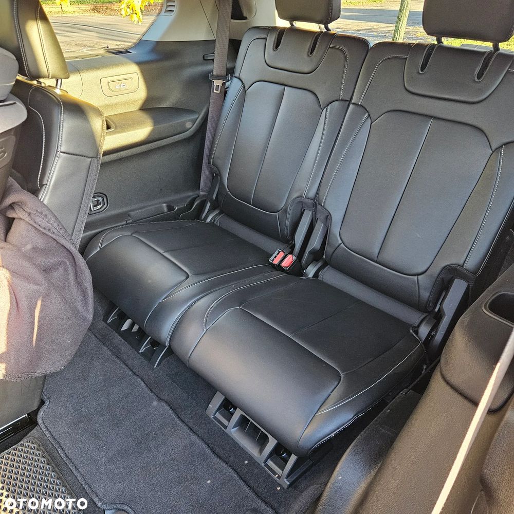 Jeep Grand Cherokee - 25