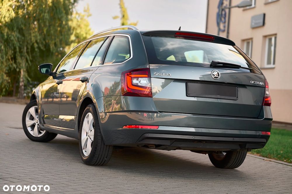 Skoda Octavia 1.6 TDI DSG Ambition - 5