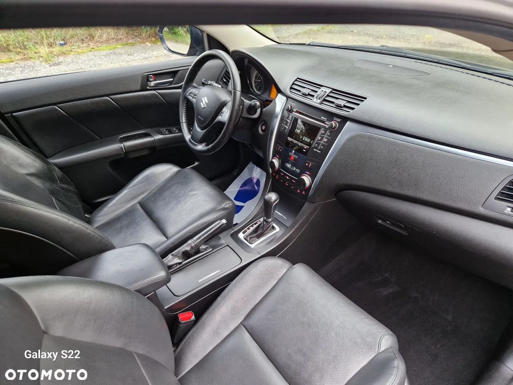 Suzuki Kizashi 2.4 Sport 4WD CVT - 26