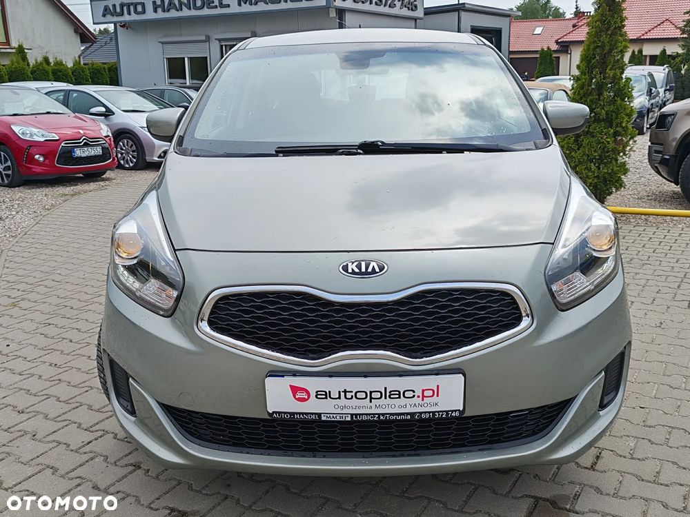 Kia Carens - 15