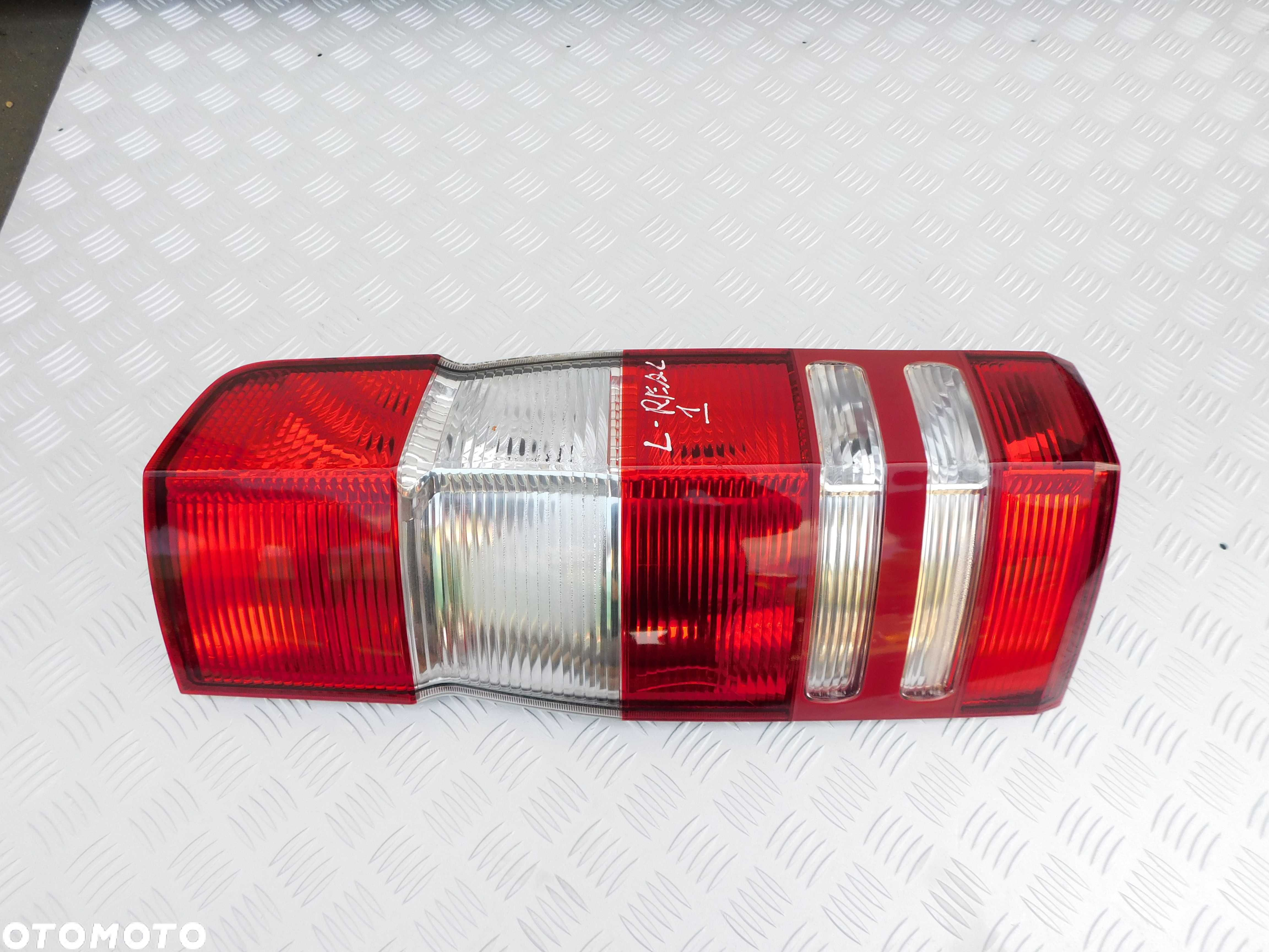 Mercedes Sprinter 906 lampa LEWA tył od kierowcy 06-17r - 2