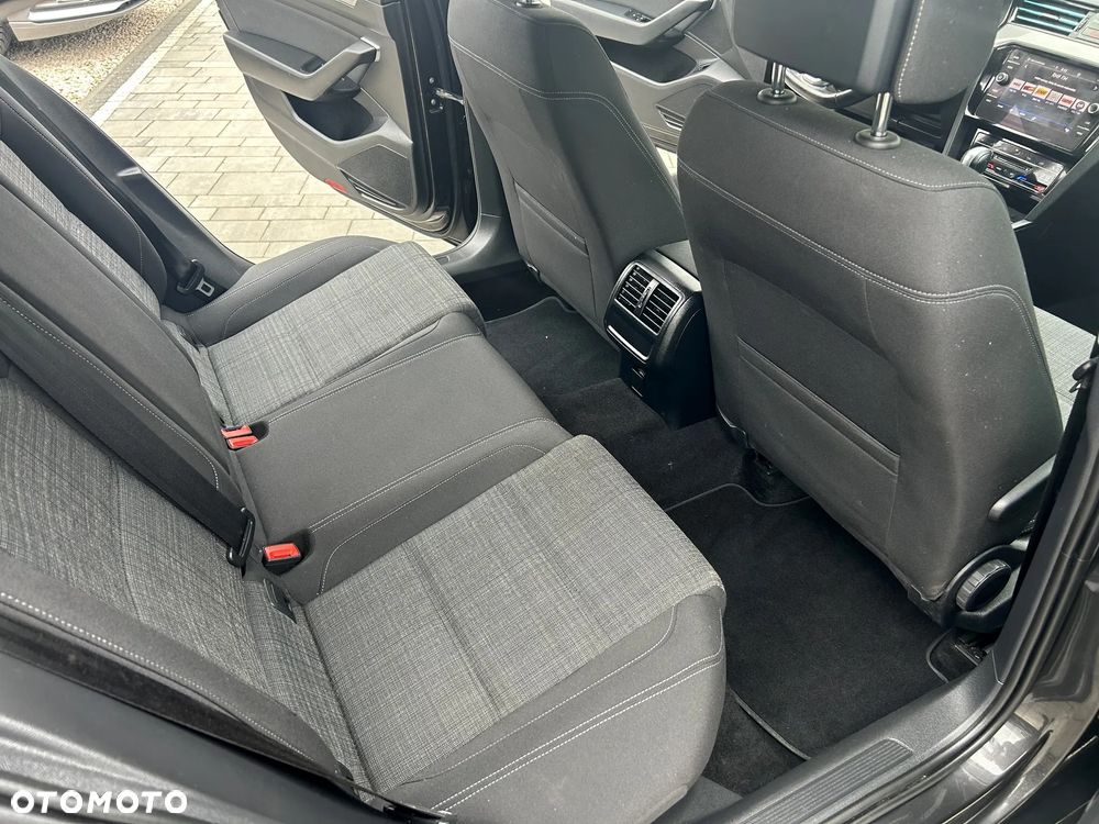 Volkswagen Passat 2.0 TSI Elegance DSG - 10