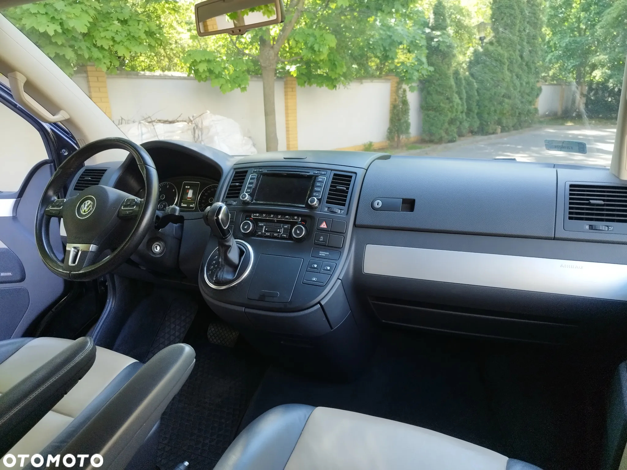 Volkswagen Multivan - 15