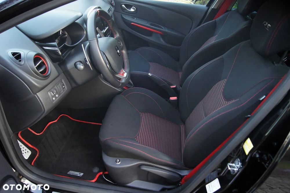 Renault Clio TCe 220 EDC R.S Trophy - 16