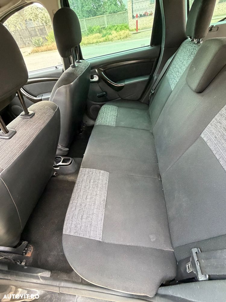Dacia Duster 1.6 4x4 Prestige - 24
