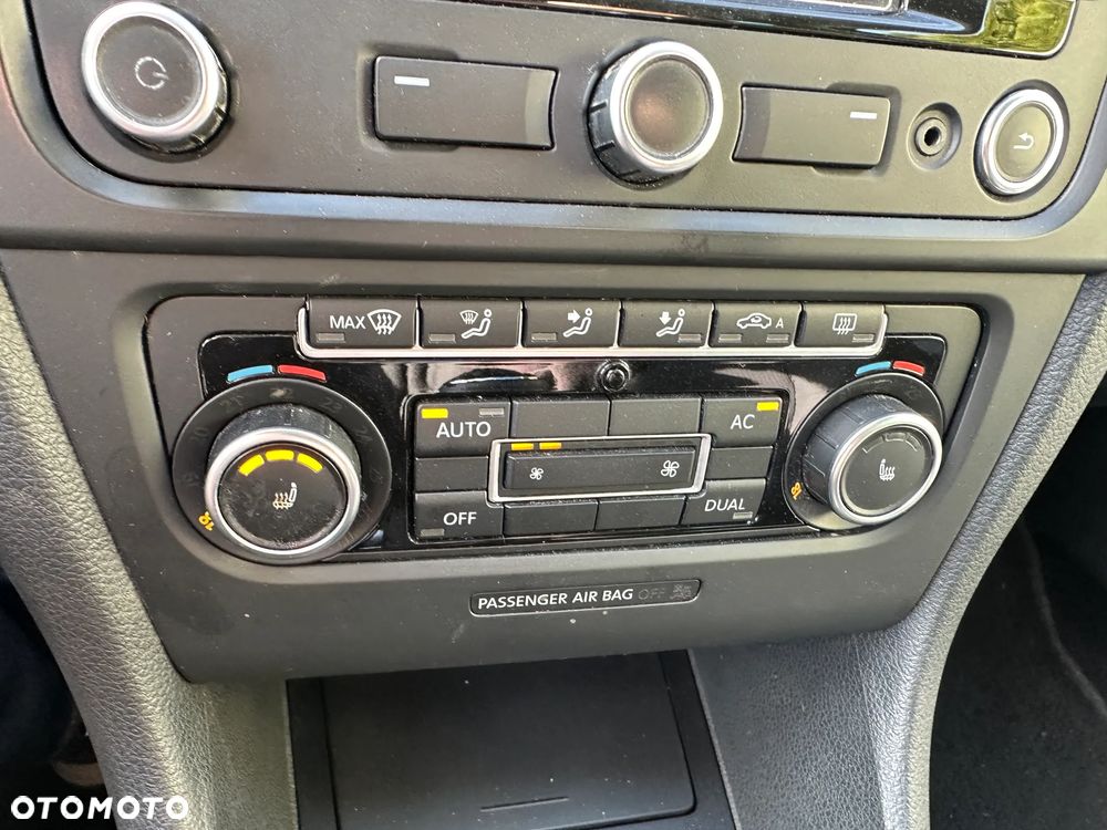 Volkswagen Golf 1.6 TDI DPF BlueMotion - 7
