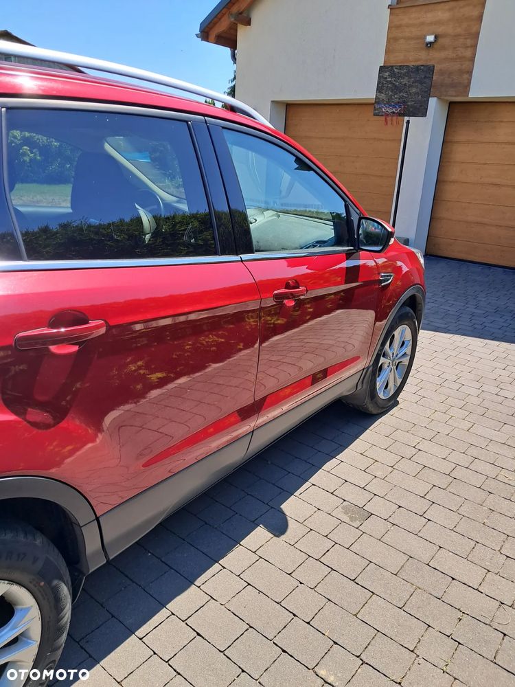 Ford Kuga 1.5 EcoBoost 2x4 Titanium - 6