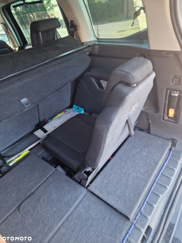 Peugeot 5008 - 24