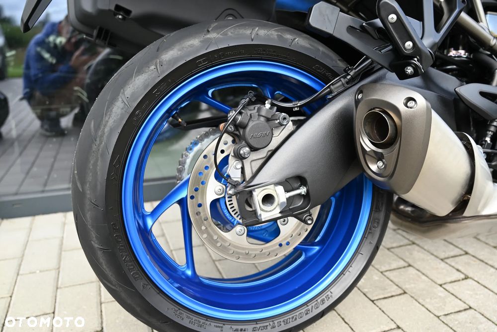 Suzuki GSX 1000 - 28